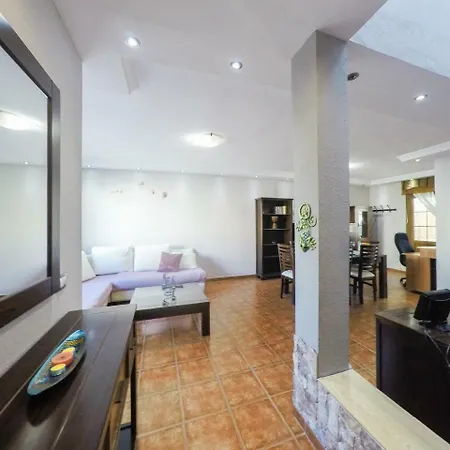 Lomas Comfy And Central House Ferienhaus *
